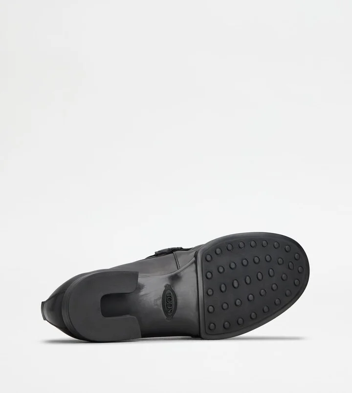 Loafers in Leather - Image 6