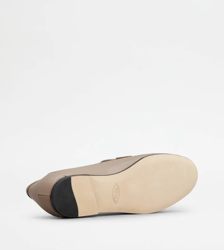 Loafers in Leather - Image 4