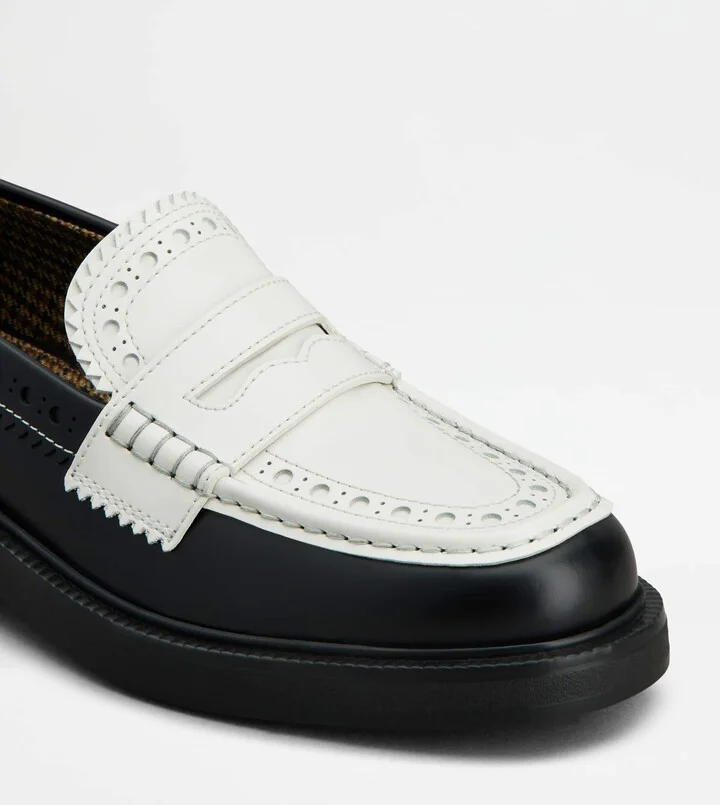 Loafers in Leather - Image 5