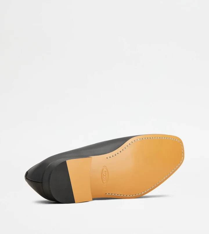 Loafers in Leather - Image 4