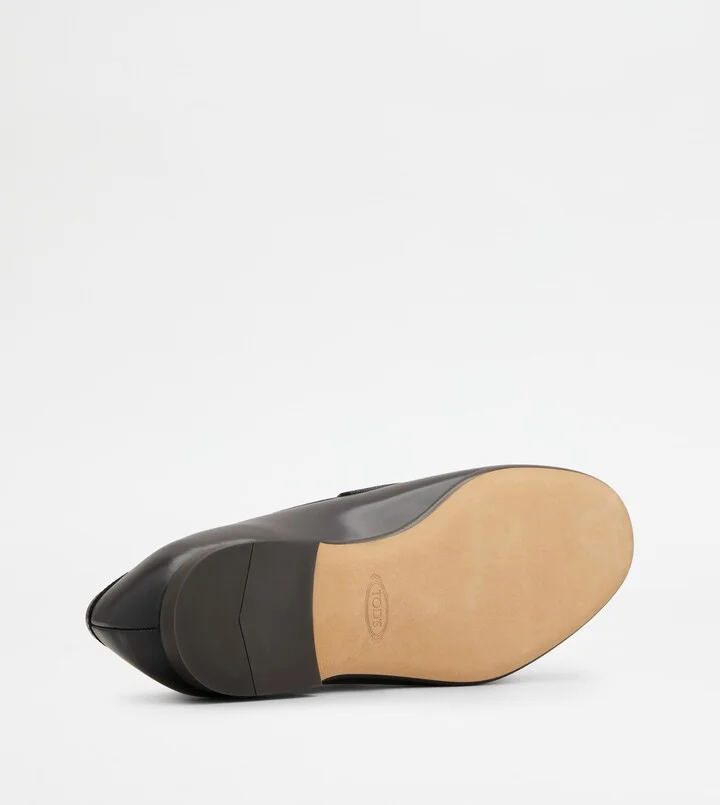 Loafers in Leather - Image 6