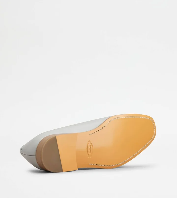 Loafers in Leather - Image 4