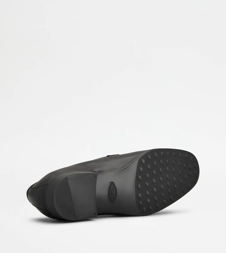 Loafers in Leather - Image 6
