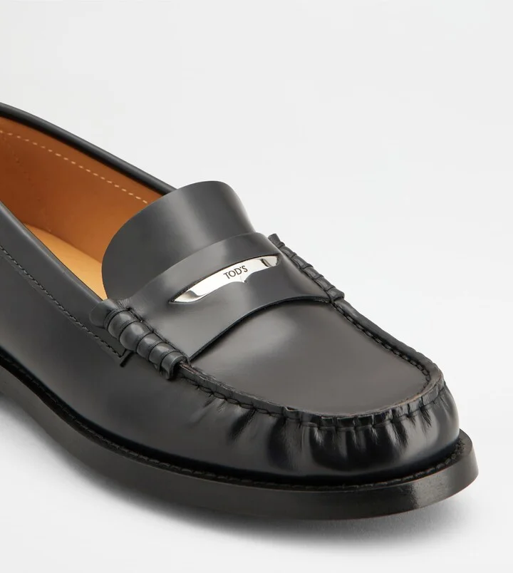 Loafers in Leather - Image 5
