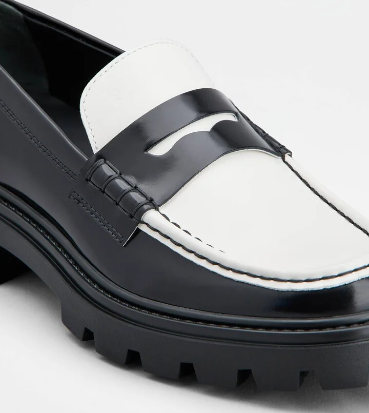 Loafers in Leather - Image 5