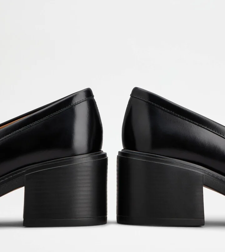 Loafers in Leather - Image 4