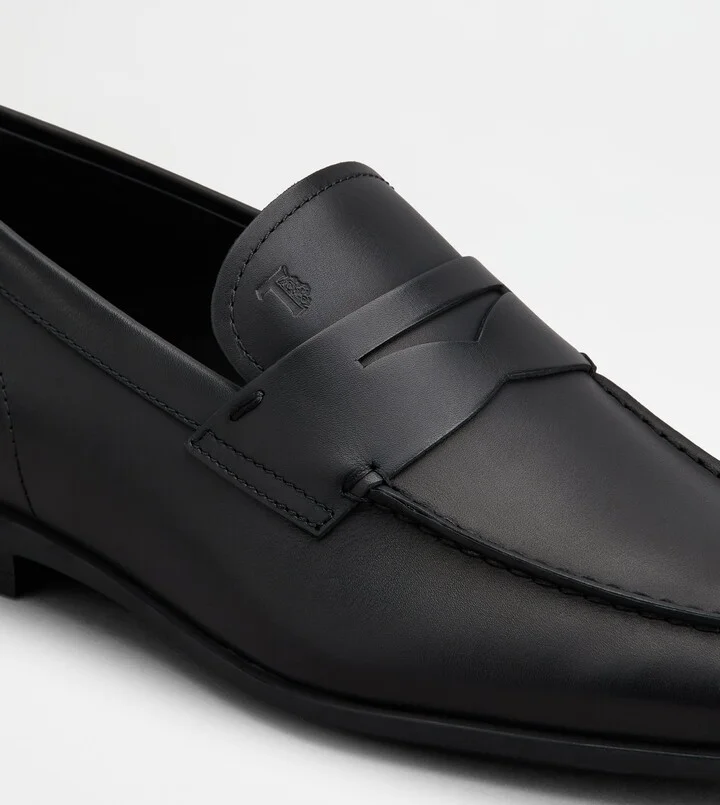 Loafers in Leather - Image 6