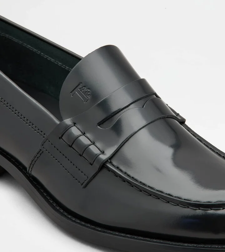 Loafers in Leather - Image 5