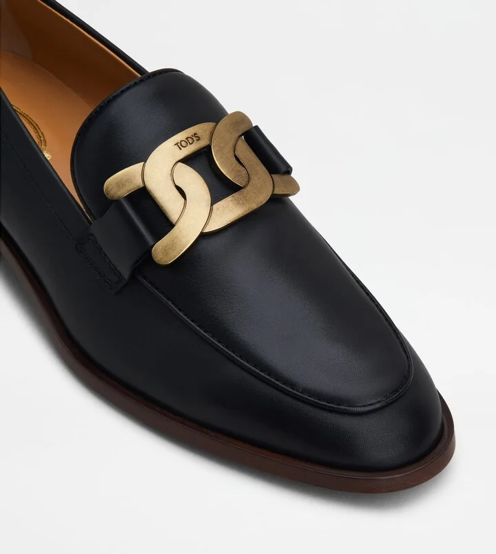 Loafers in Leather - Image 6