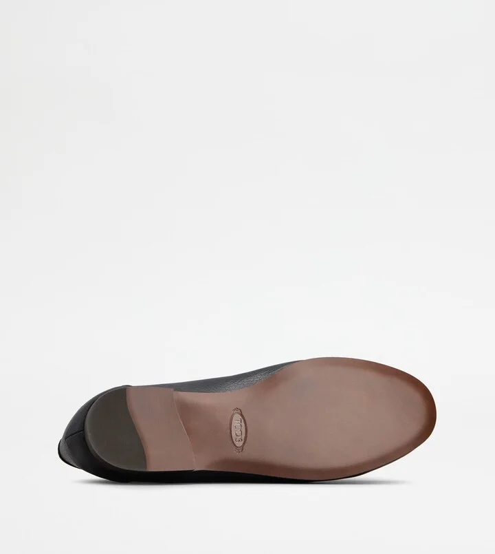 Loafers in Leather - Image 5