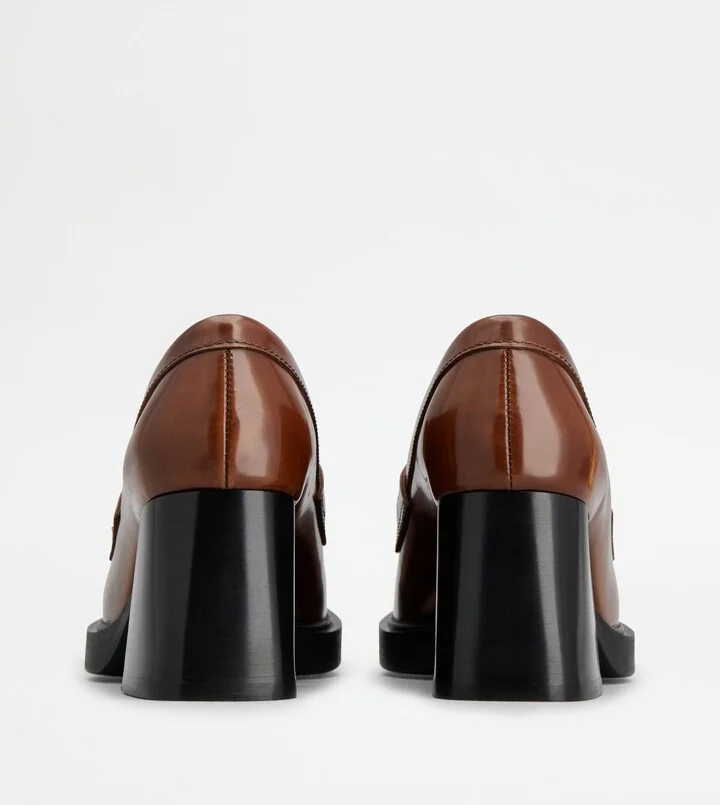 Loafers in Leather with Heel - Image 3