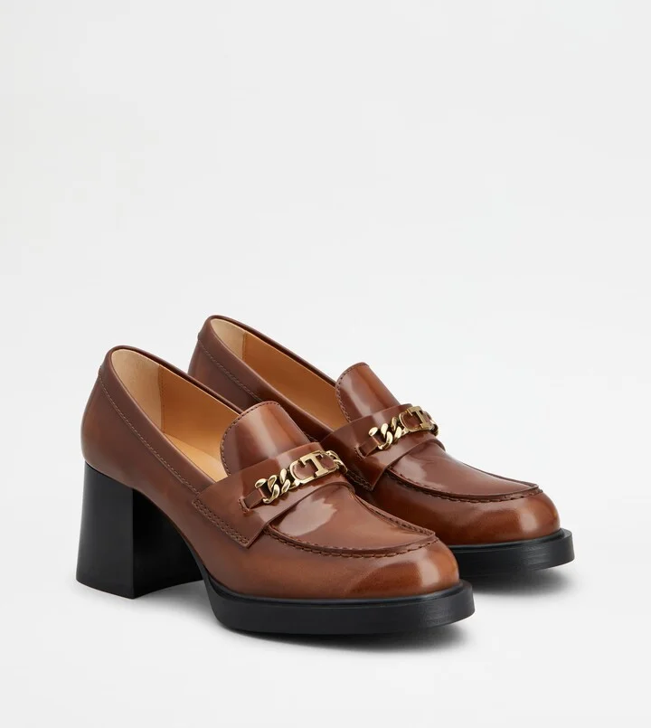 Loafers in Leather with Heel - Image 4