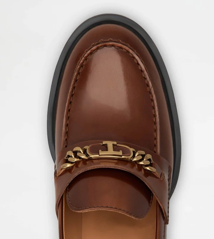 Loafers in Leather with Heel - Image 5