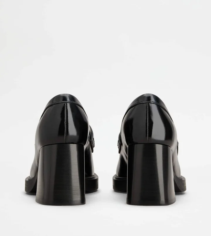 Loafers in Leather with Heel - Image 3