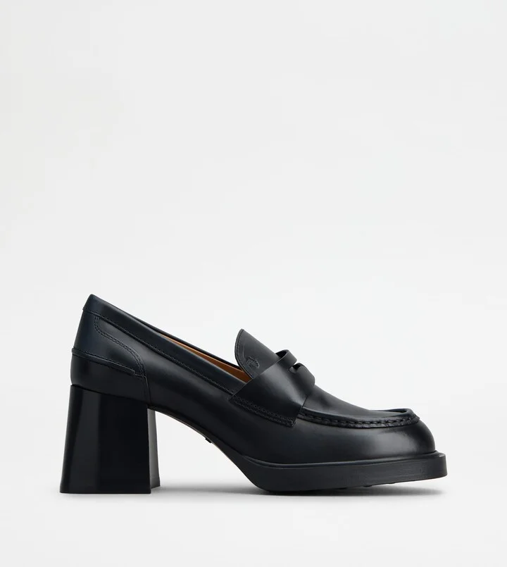Loafers in Leather with Heel
