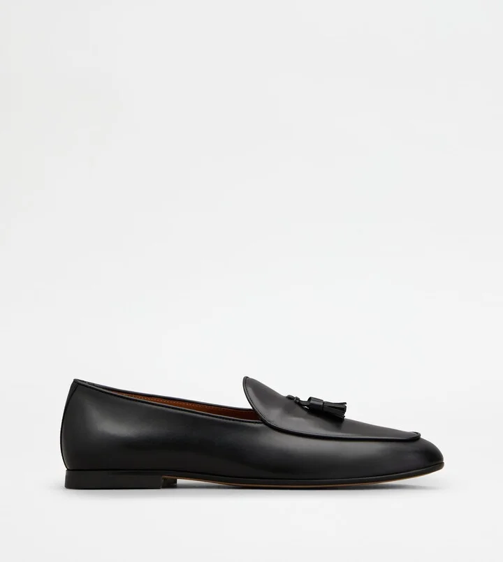 Loafers with Tassels in Leather
