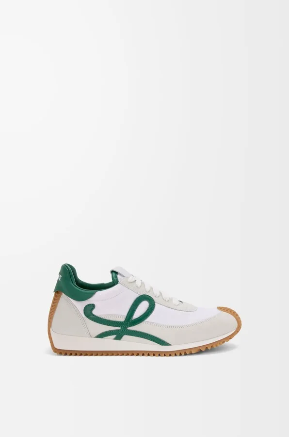 White/dark Green