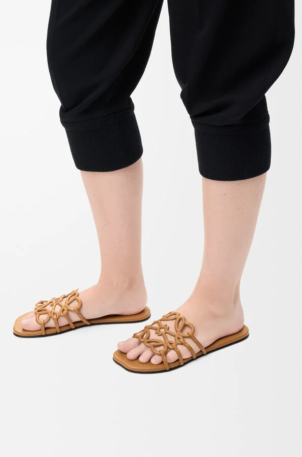 LOEWE - Petal Anagram Slide In Soft leather skin Size: 36 For Woman - Image 2