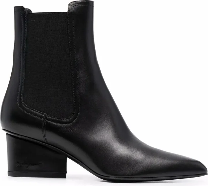 logo-embossed heel Chelsea boots