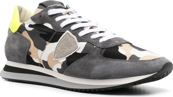 Logo-Patch Camouflage-Print Sneakers - Image 2