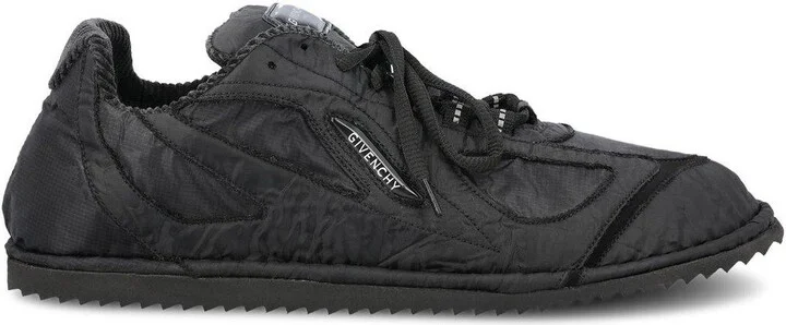 Logo Patch Low-top Sneakers