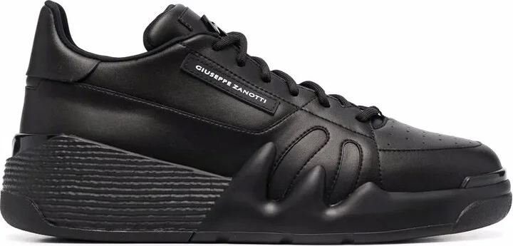 Logo-Patch Low Top Sneakers