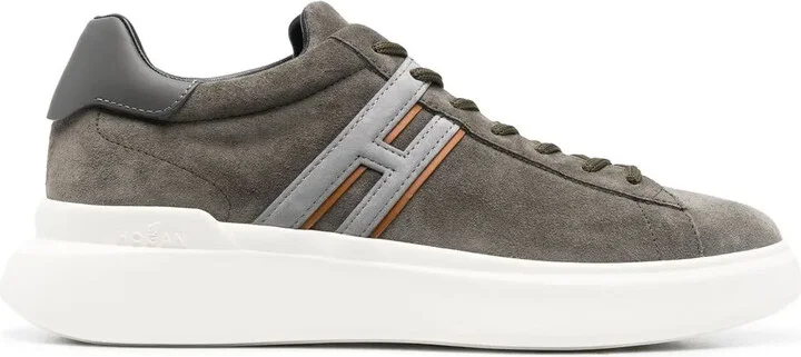 Logo-Patch Low-Top Suede Sneakers