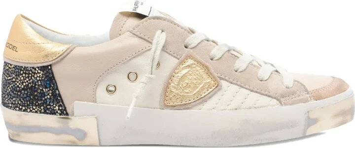 Logo-Patch Round-Toe Sneakers