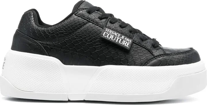 Logo-Patch Round-Toe Sneakers