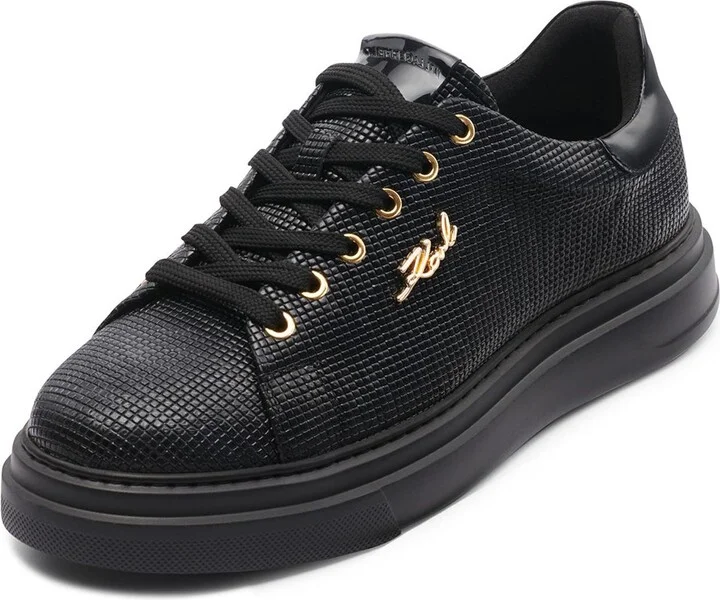 Logo Pin Sneaker