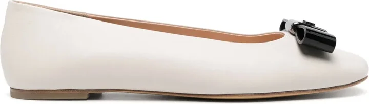 Logo-Plaque Ballet Flats