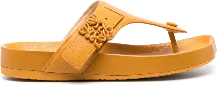 Logo-Plaque Leather Flip Flops