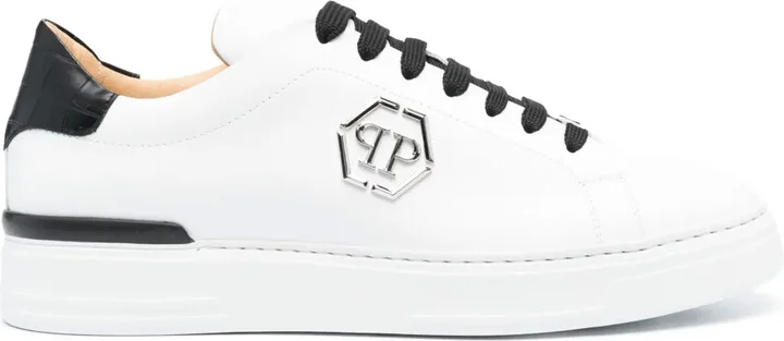 Logo-Plaque Low-Top Leather Sneakers