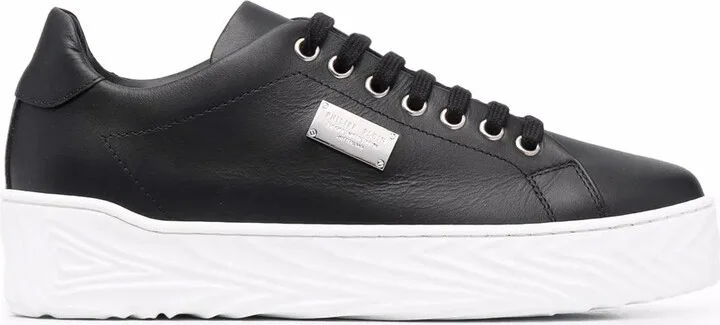 Logo-Plaque Low-Top Sneakers