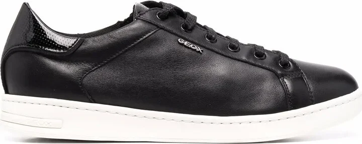 Logo-Plaque Low Top Sneakers