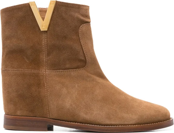 Logo-Plaque Suede Boots