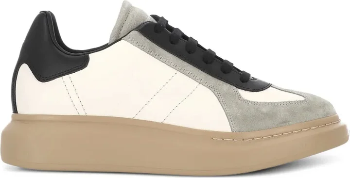 Logo Sneakers
