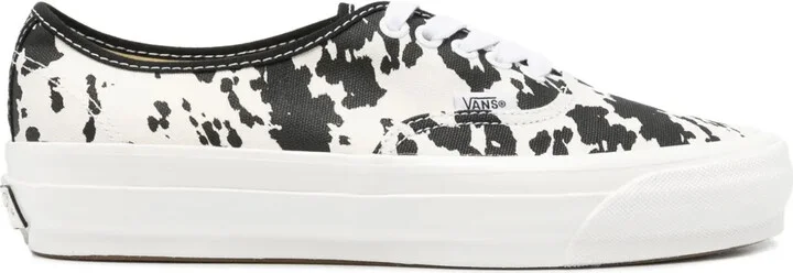 Logo-Tag Sneakers