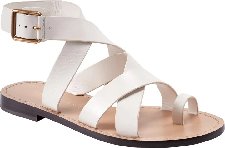 Lollie Strappy Toe Loop Sandal Women)