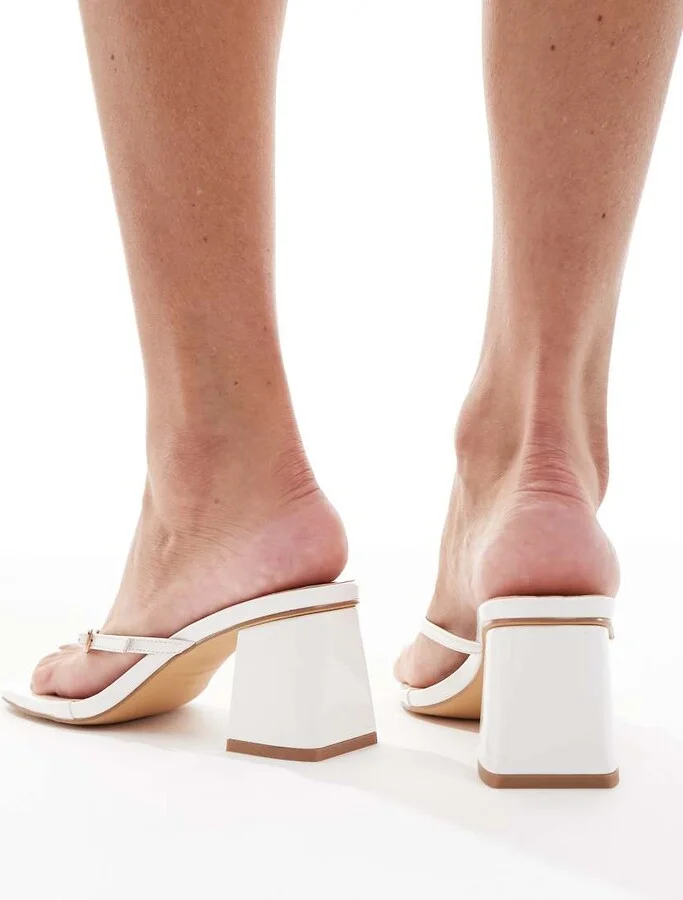 London Rebel buckle detail thong heeled sandals in white - Image 2
