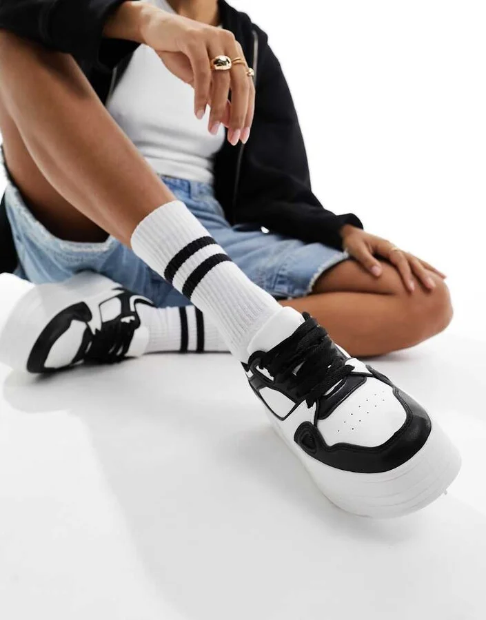 London Rebel chunky paneled flatform sneakers in white - Image 4