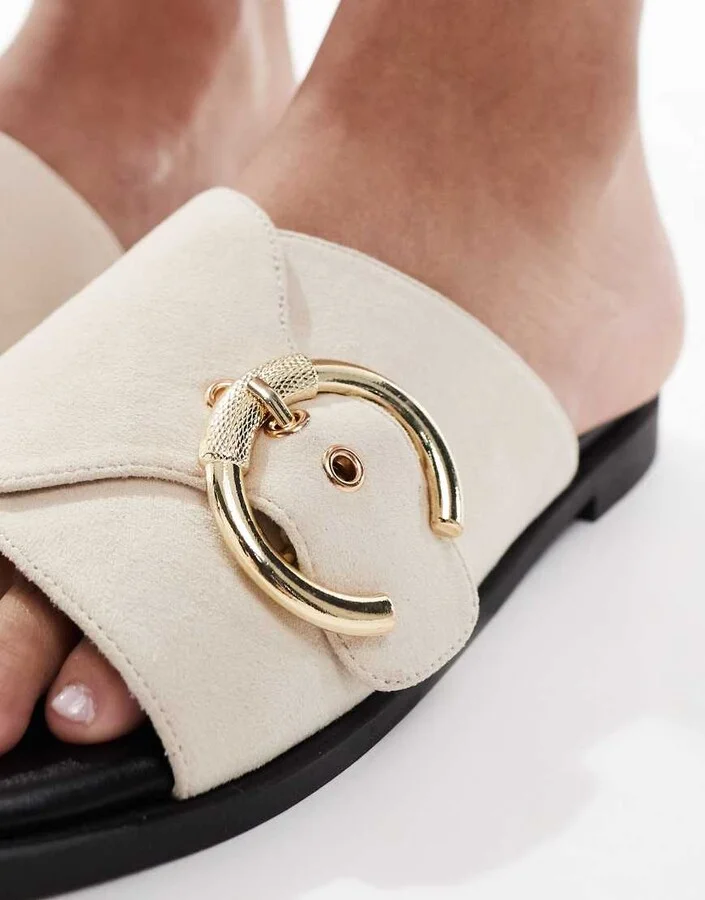 London Rebel cross buckle flat sandals in cream - Image 4