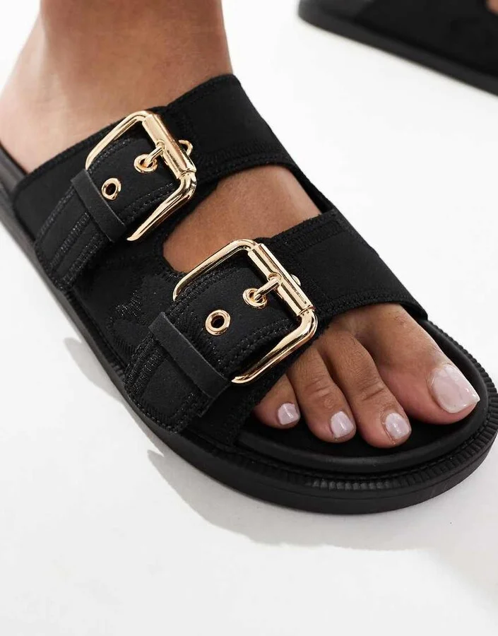 London Rebel double strap buckle detail sandals in black - Image 3