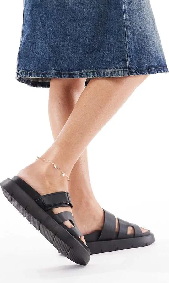 London Rebel double strap sandals in black - Image 3