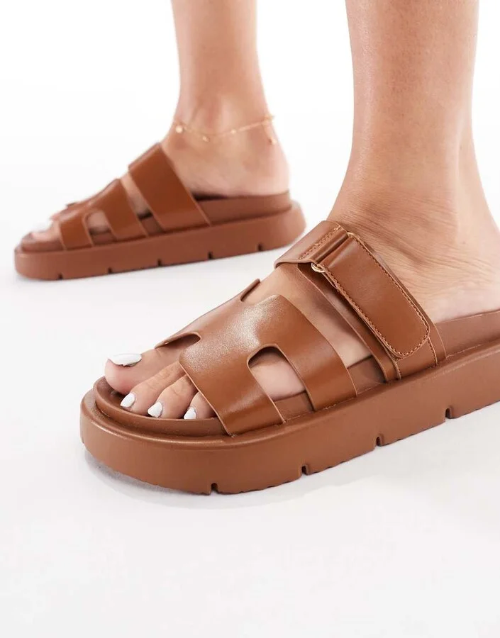 London Rebel double strap sandals in tan - Image 2