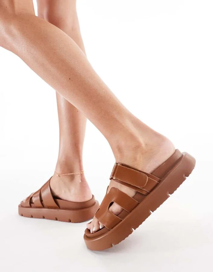 London Rebel double strap sandals in tan - Image 3