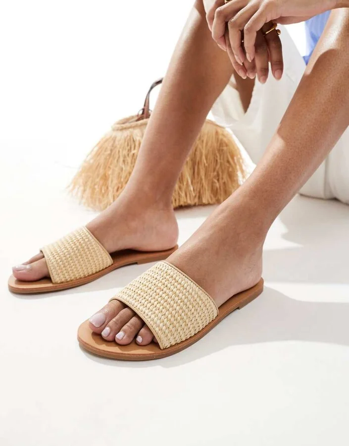 London Rebel flat sandals with strap in natural raffia