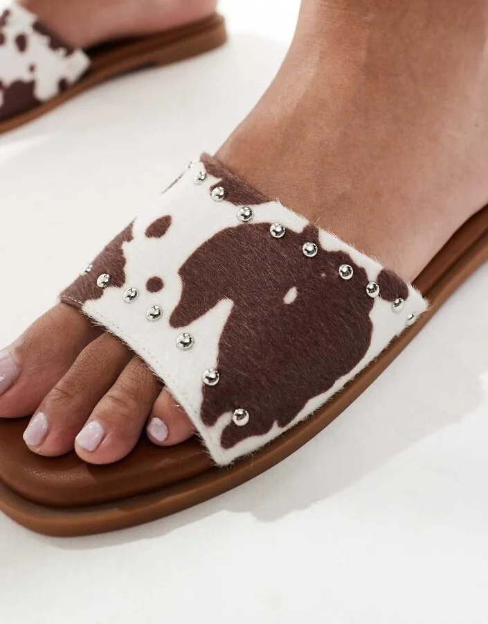 London Rebel flat sandals with studded straps in cow print - Image 3