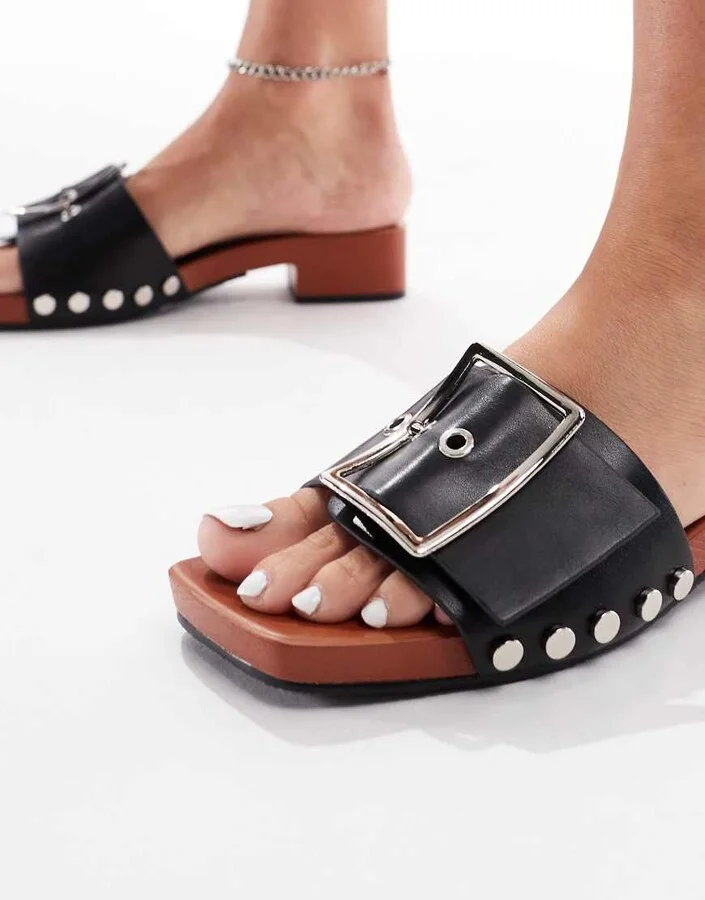 London Rebel heeled sandals with buckle detail in black faux leather - Image 2