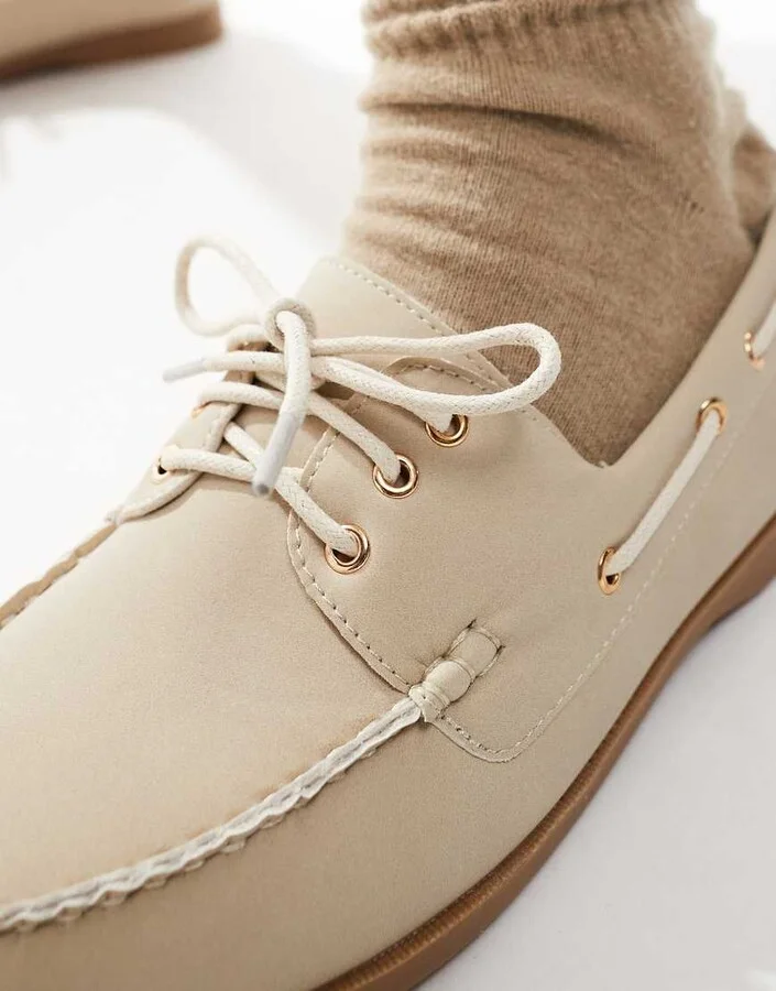 London Rebel lace-up boat shoes in taupe - Image 4